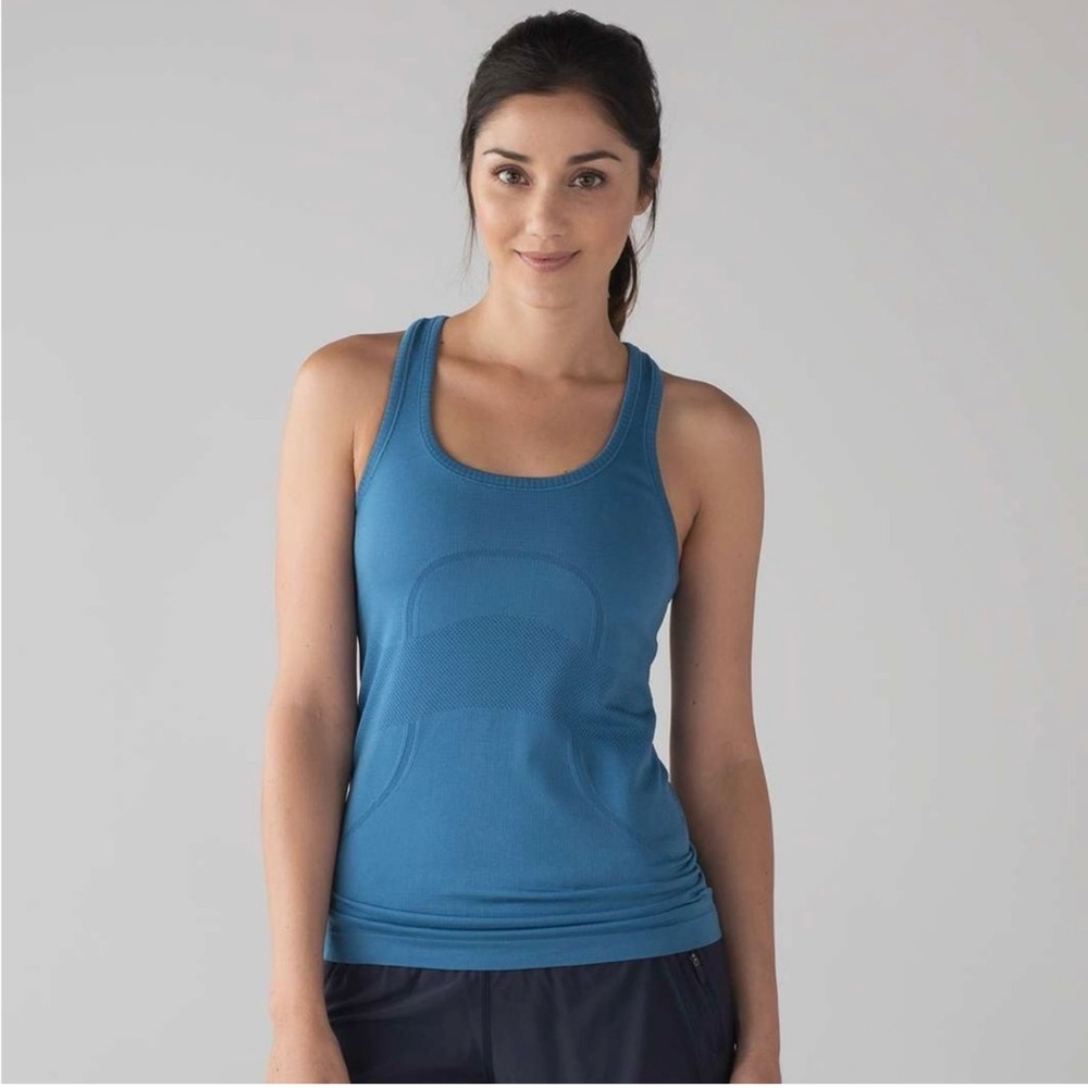 Lululemon Swiftly Tech Racerback Tank Top Pewter
Blue Size 6